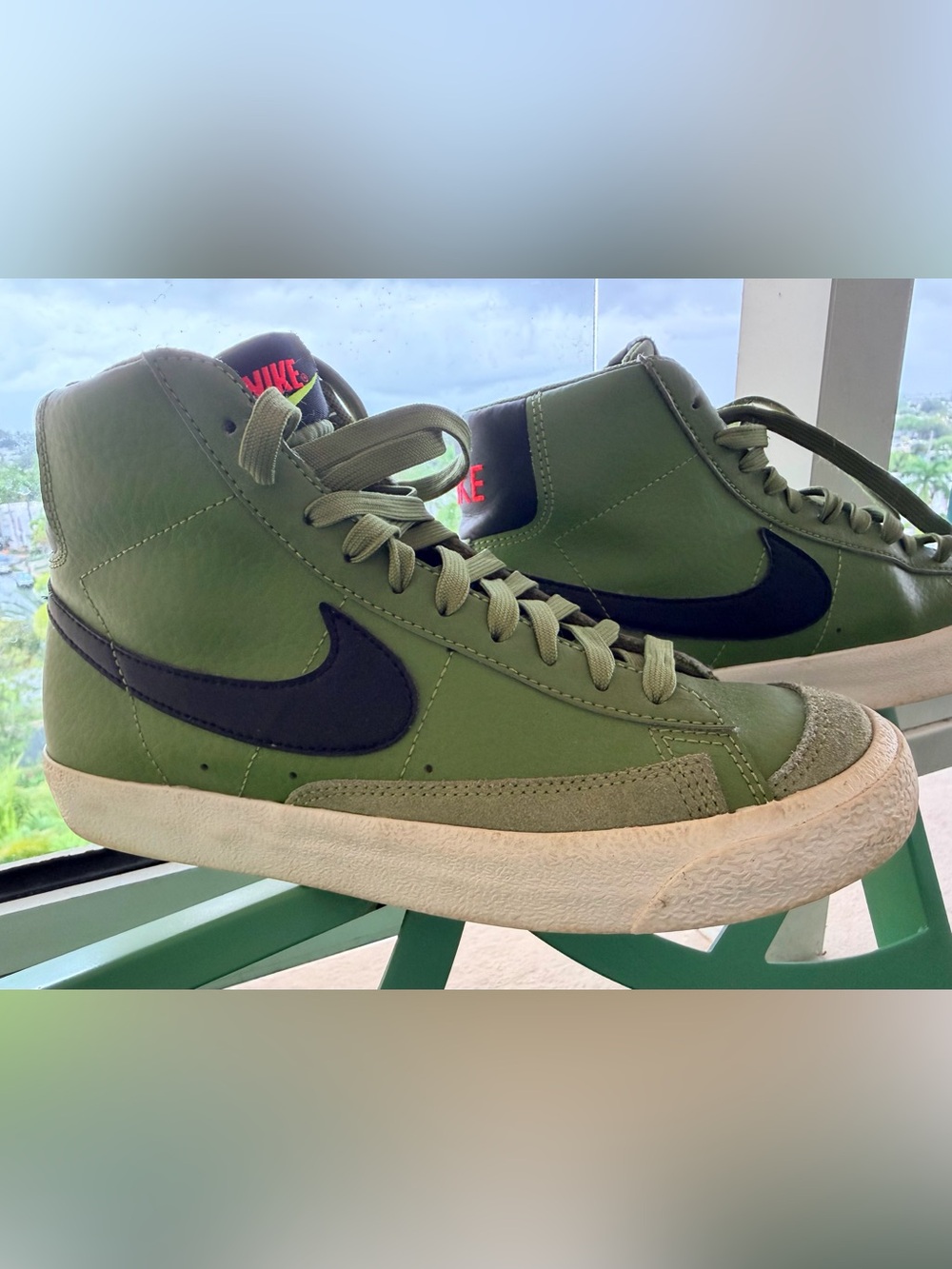 Nike Blazer Mid ’77 GS Green Black 5.5Y / Women’s 7